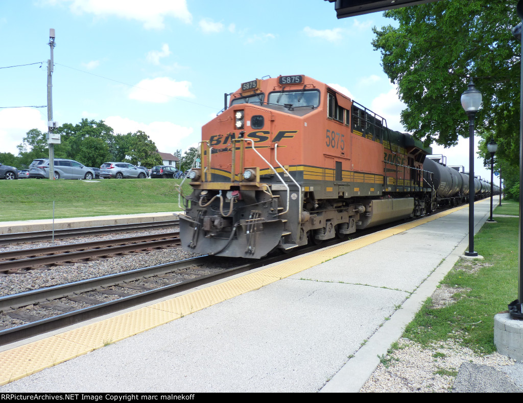BNSF 5875